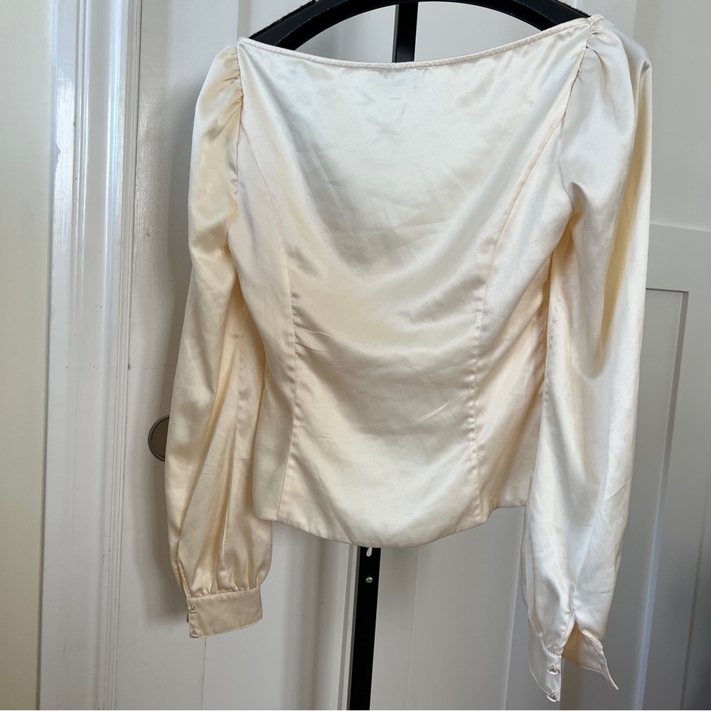 Women’s Cream Ruched Tie-Front Blouse - Picture 10 of 11